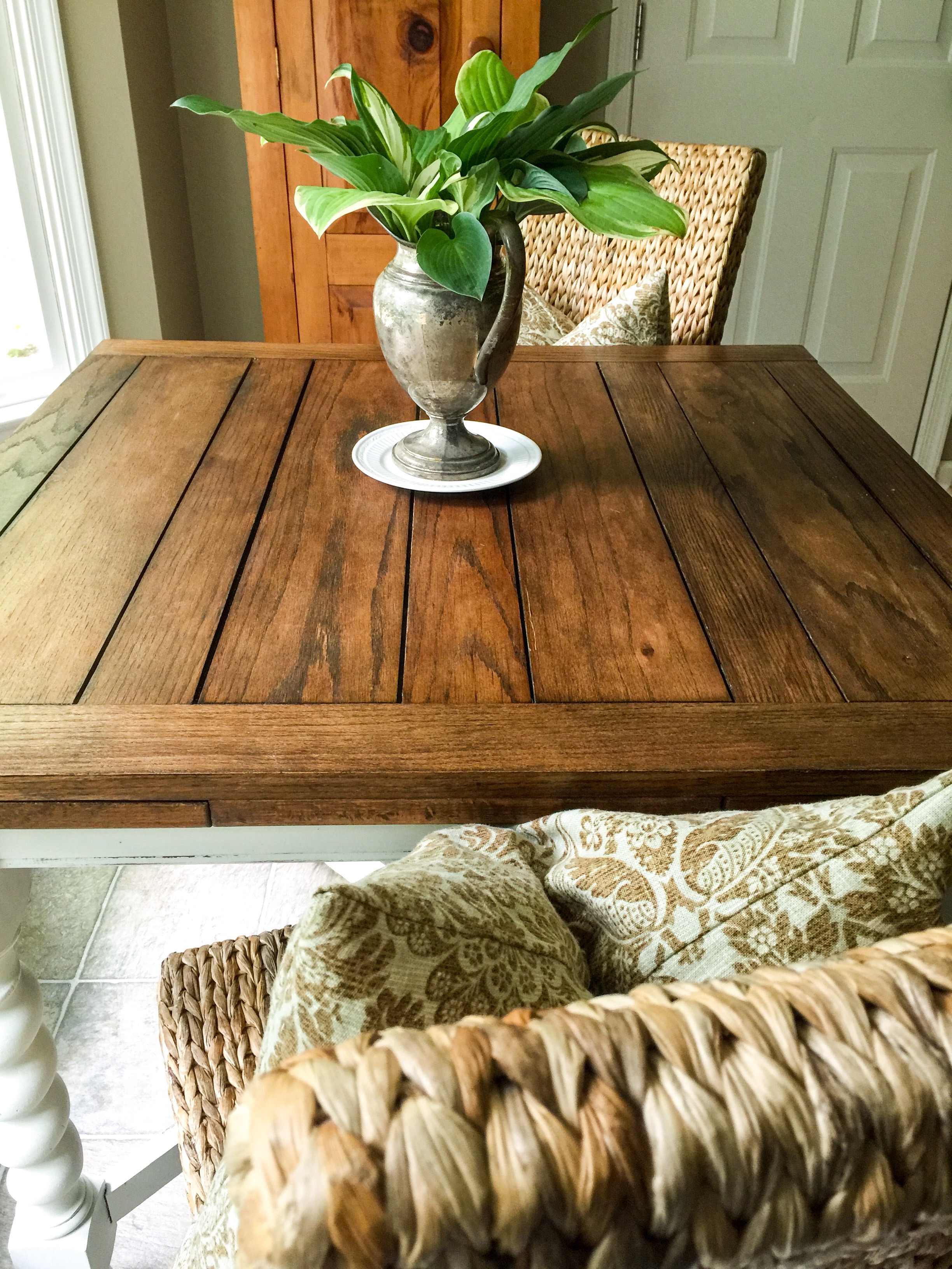 Early Summer Touches: Kitchen Dining Table